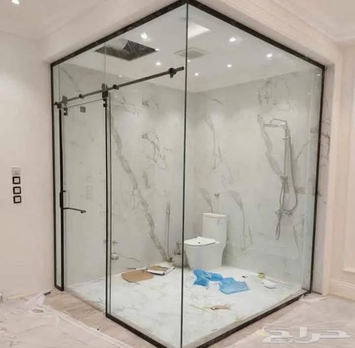 من أعمالنا في تركيب كبائن الاستحمام والشاورات الزجاجية