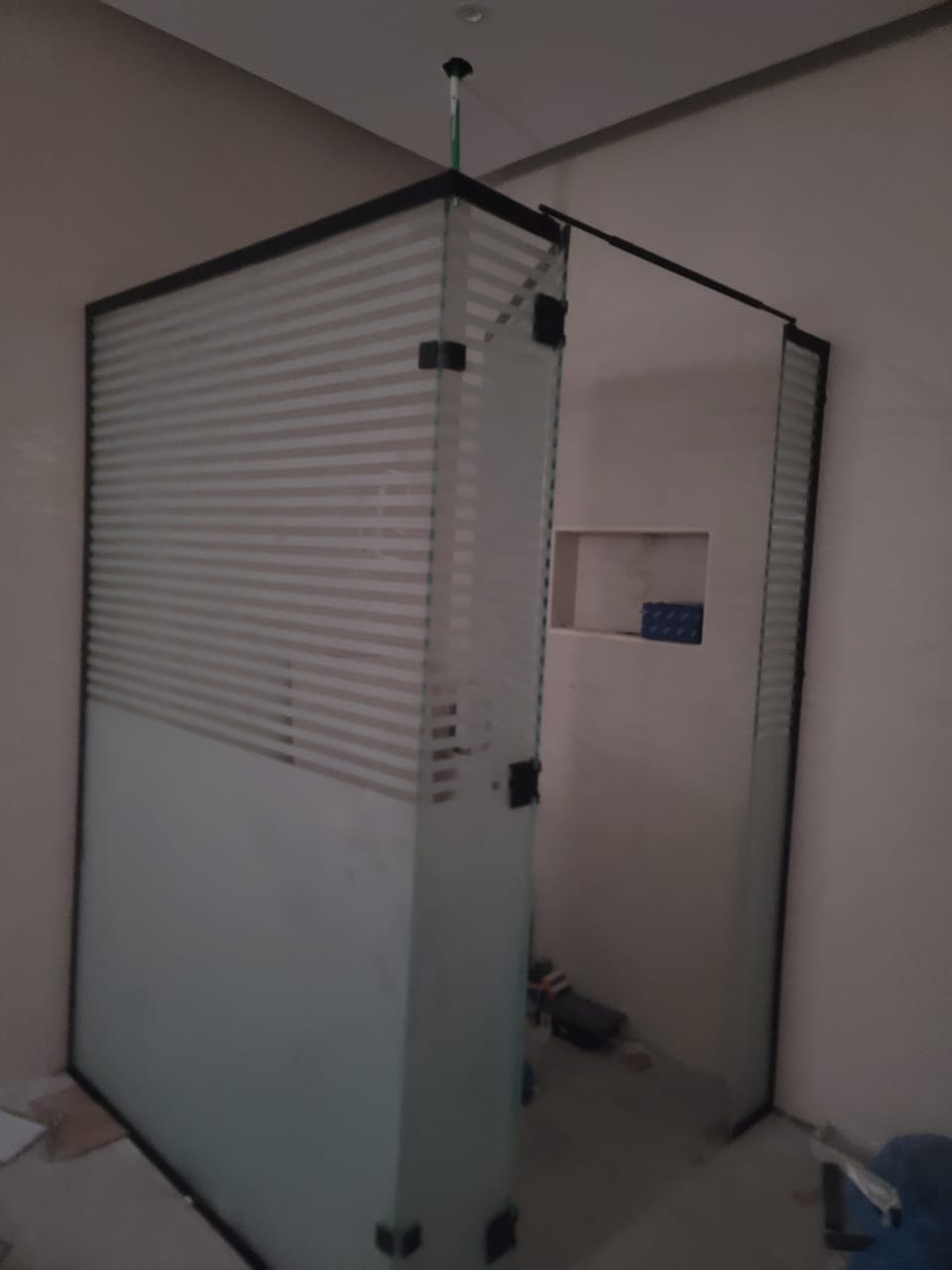 من أعمالنا في تركيب كبائن الاستحمام والشاورات الزجاجية - صورة 4
