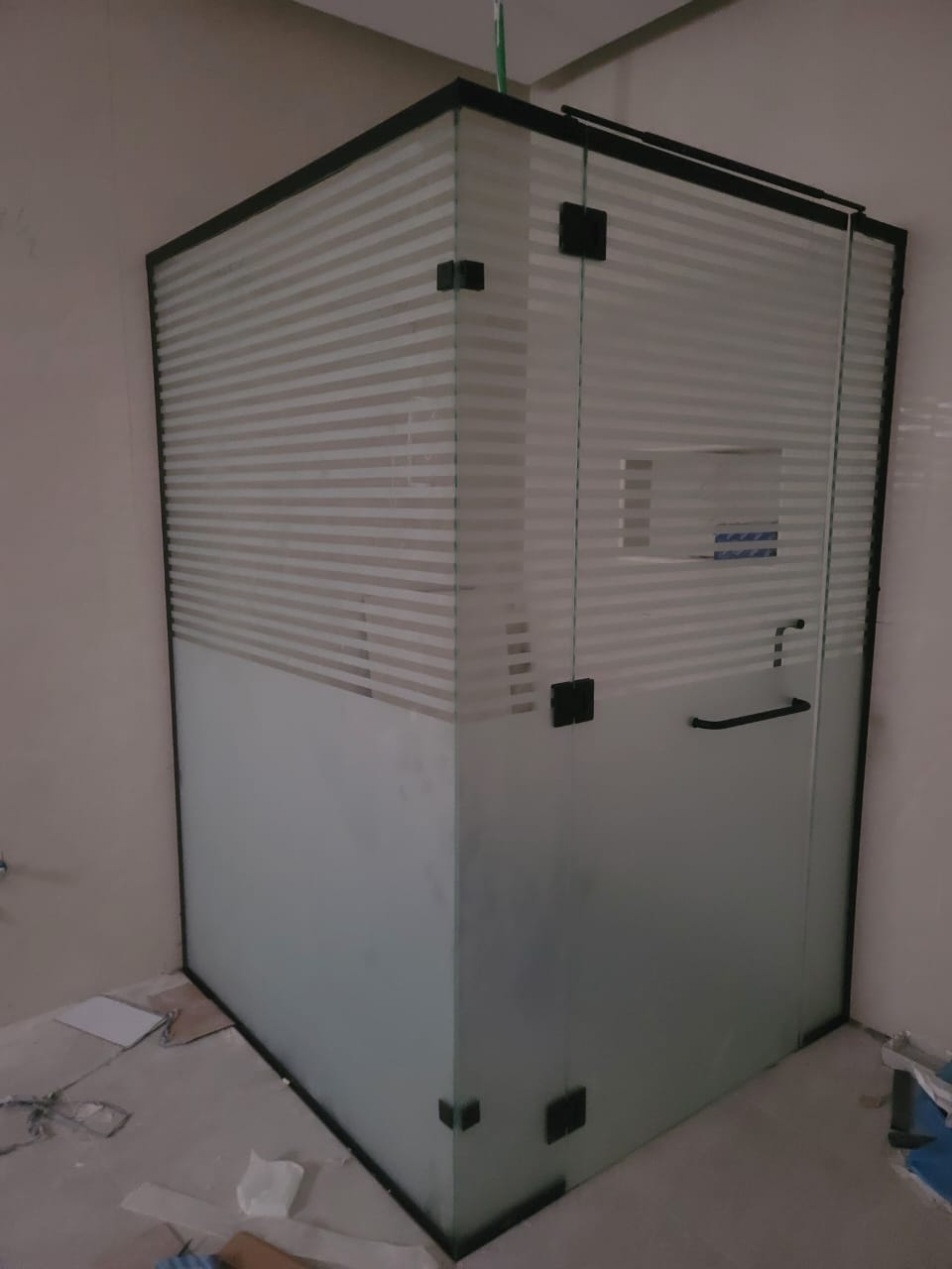 من أعمالنا في تركيب كبائن الاستحمام والشاورات الزجاجية - صورة 7