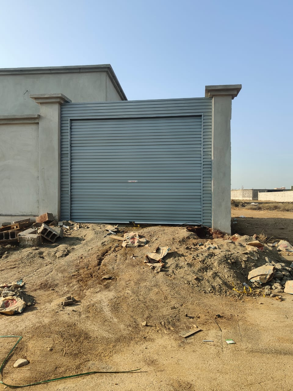 من أعمالنا في تجهيز وتركيب أبواب زجاج السيكوريت - صورة 4